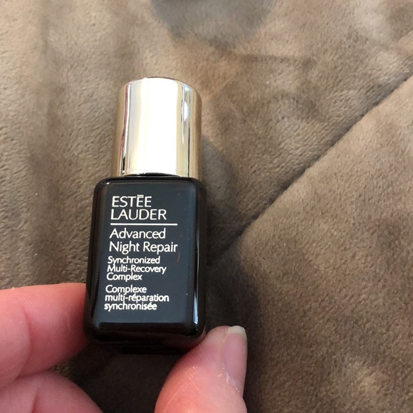 NWT ESTÉE LAUDER MAKE UP BUNDLE - Picture 6 of 10